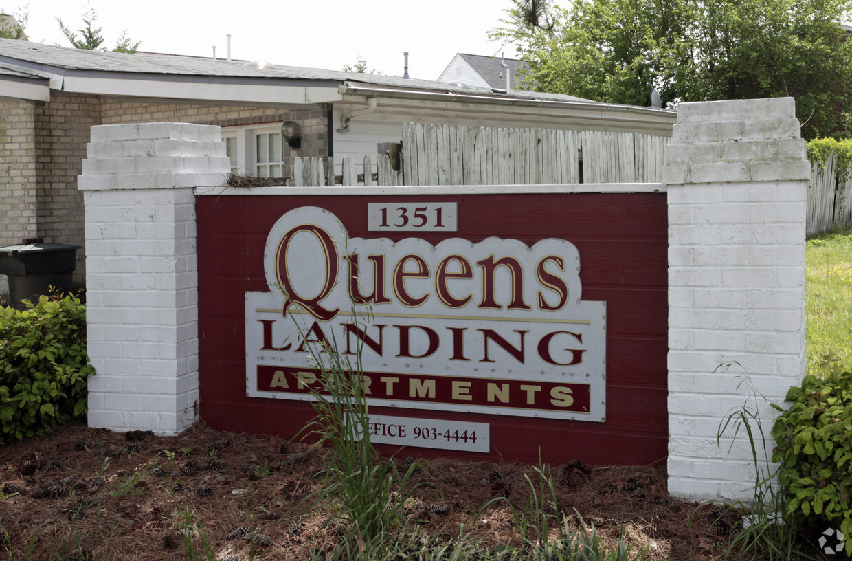 Foto del edificio - Queen's Landing Apartments