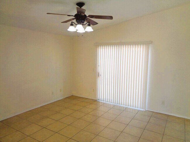 Building Photo - Adorable Single Level Eastside Home With Refrigerated Air Located In Quiet Neighborhood