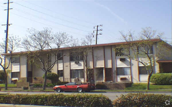 Primary Photo - 3700 Rosemead Blvd