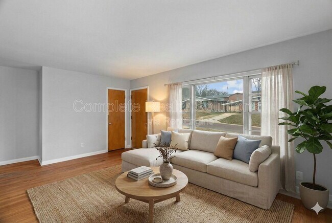 Foto del edificio - 9220 Leamont Dr