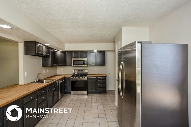 Building Photo - 9033 E 12th St