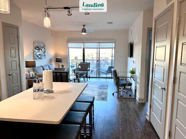 Foto del edificio - 3700 Mapleshade Ln