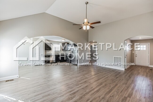 Foto del edificio - 534 Somerset Ln