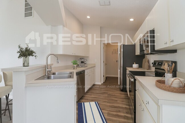 Building Photo - 4360 Gondolier Rd