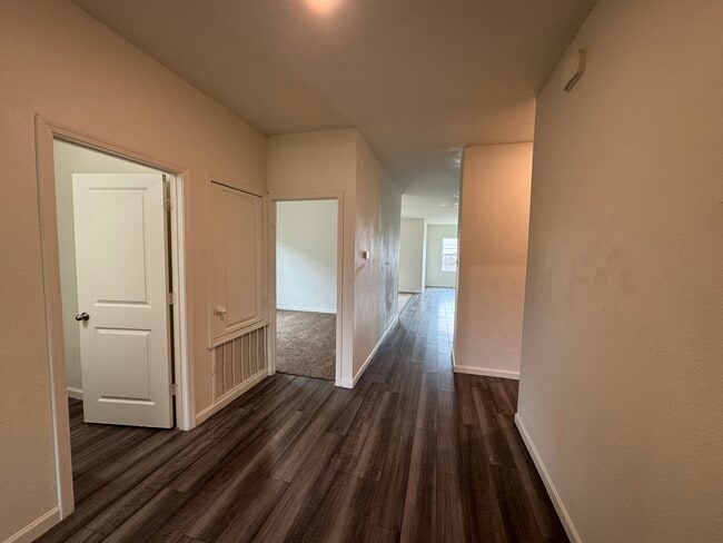 Building Photo - 10341 Castle Lyons Ln