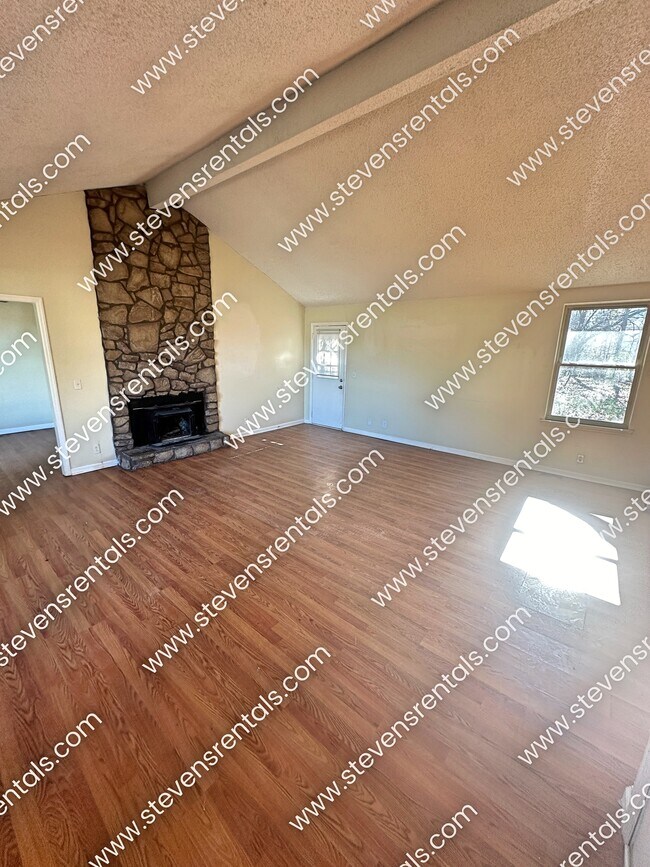 Building Photo - 121 Cedarcroft Ct