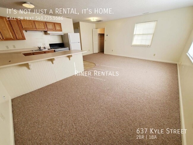 Building Photo - 637 Kyle St