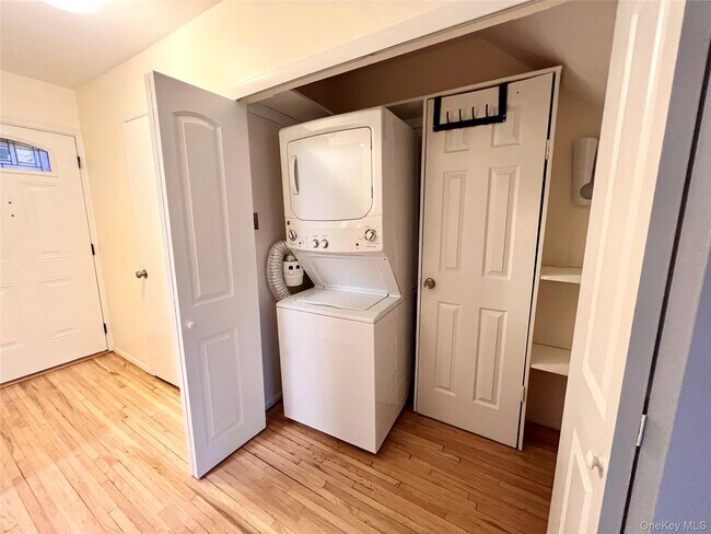 Foto del edificio - 130 Glenwood Ave