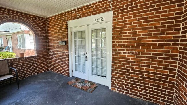 Foto del edificio - 2655 College St