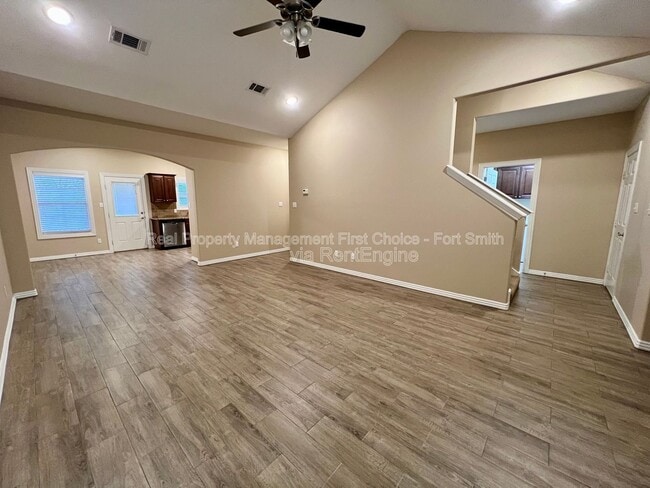 Foto del edificio - 6803 MARIBETTE RD