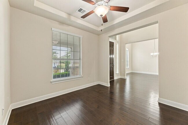 Building Photo - 235 Senna Dr