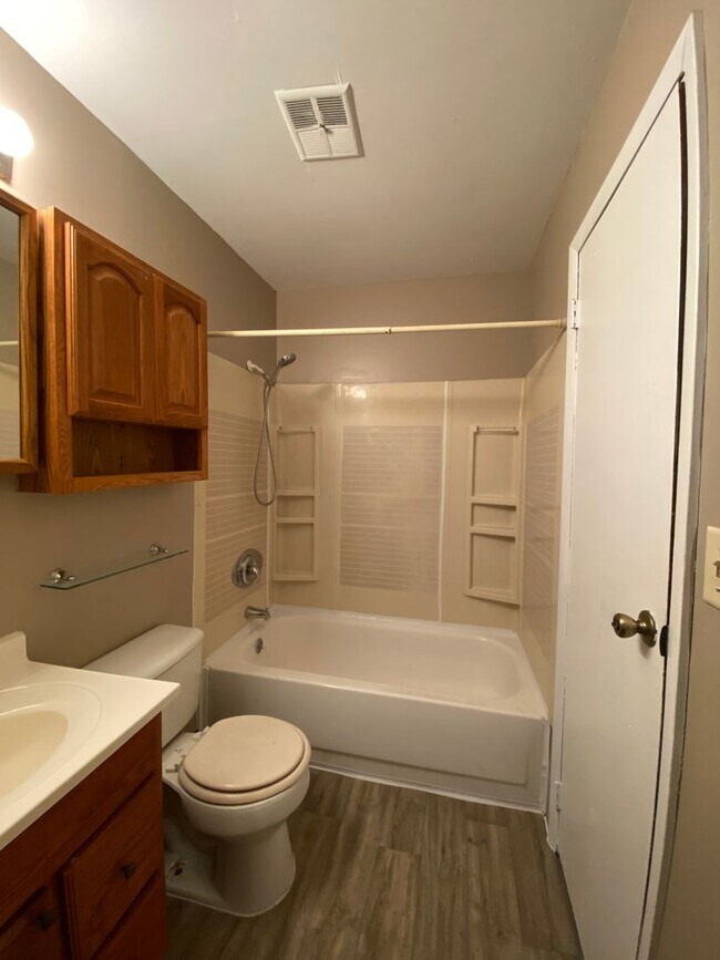 Building Photo - Great Ranch House next to a Park and Publi...