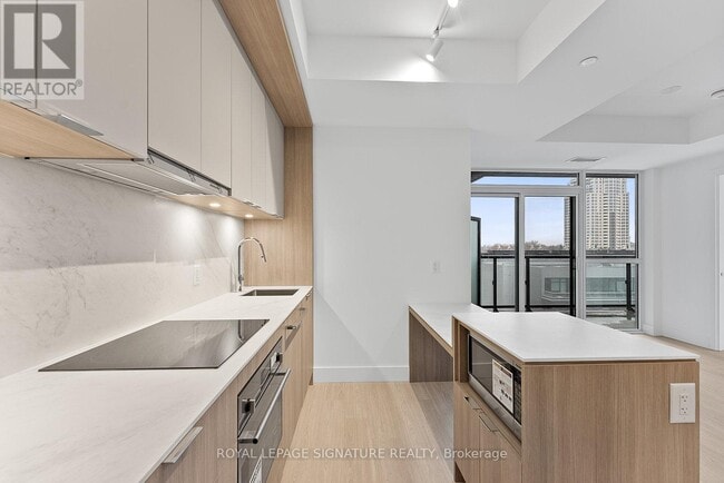 Building Photo - 6 Greenbriar Rd