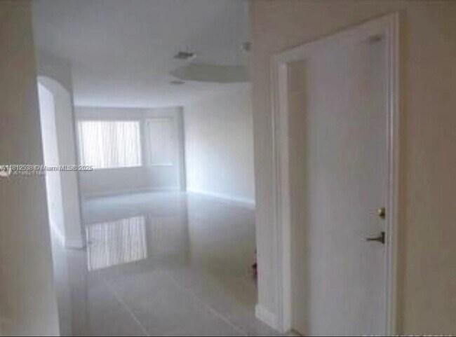 Foto del edificio - 7332 NW 112th Ct