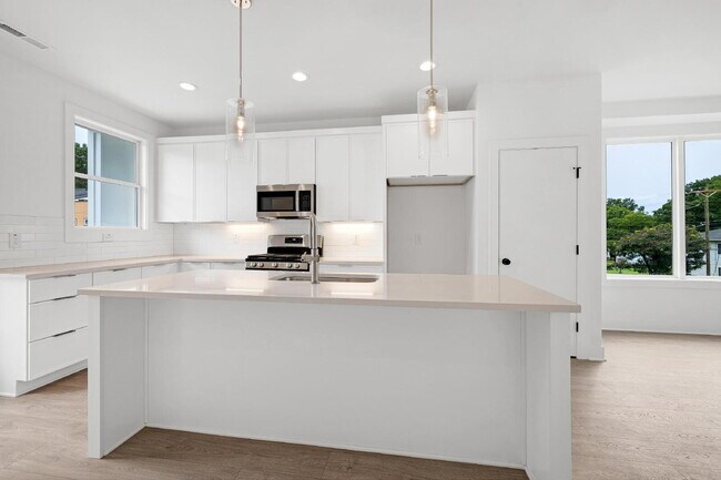 Foto del edificio - 1412 Sawyer Rd
