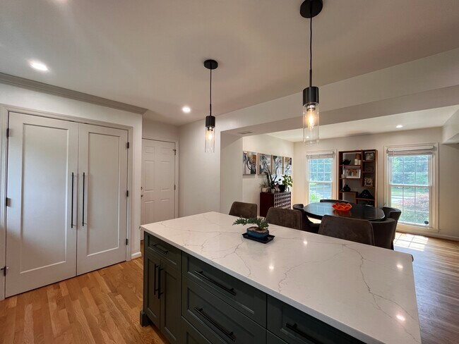 Foto del edificio - 8612 Yardley Dr