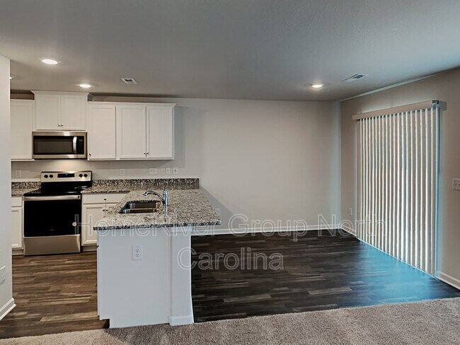Building Photo - 3611 Fallen Tree Dr