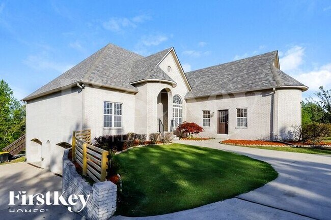 Foto del edificio - 8025 Brookhaven Ln