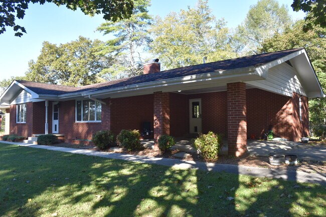 Building Photo - 959 Pleasant Valley Rd