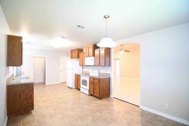 Foto del edificio - 10012 Sunny Side Ln