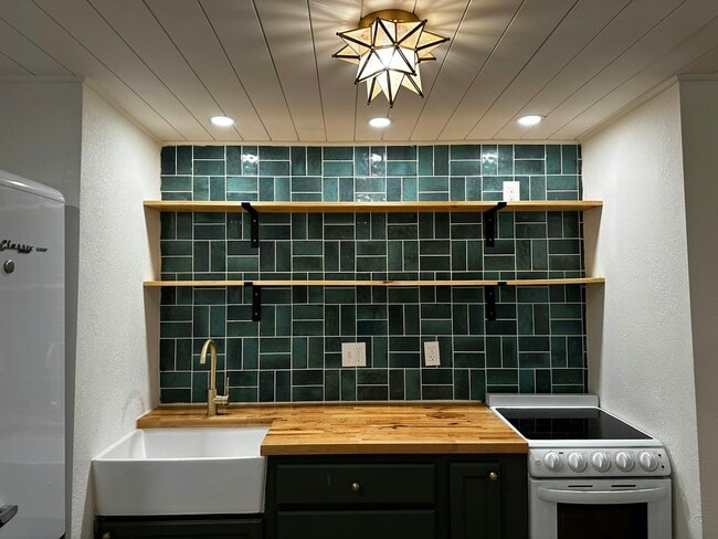 Photo - 833 E Kiowa St Townhome