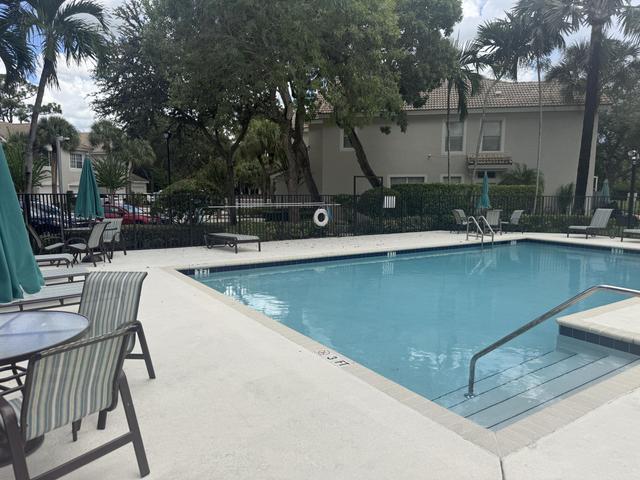Foto del edificio - 1083 Woodfield Rd