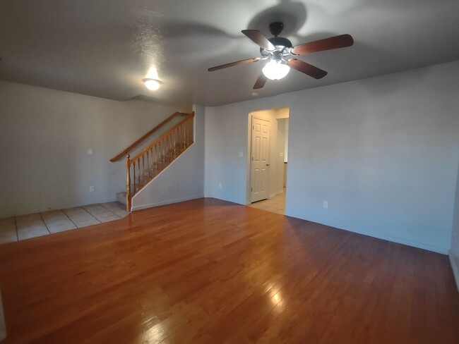 Building Photo - Hot Property! 3 Bedrooms under $1600!!!