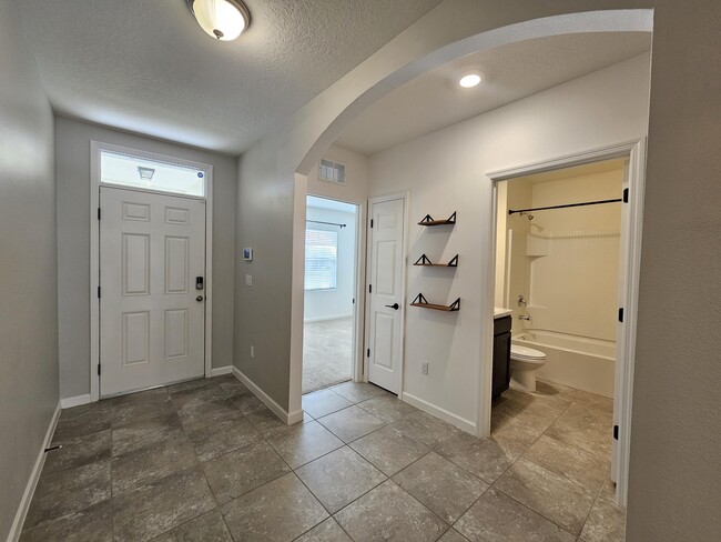 Foto del edificio - 480 Sorrento Dr