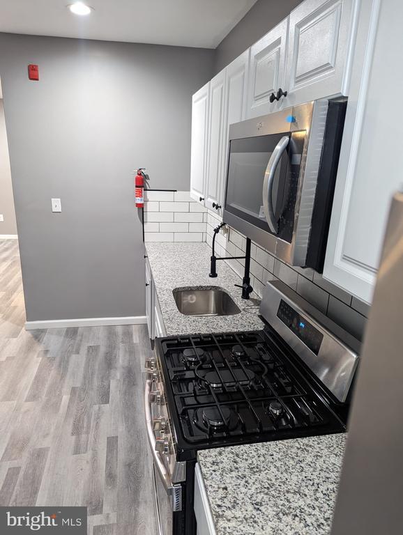 Foto del edificio - 883 N Preston St