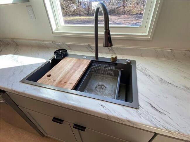 Foto del edificio - 6668 W Wedington Dr