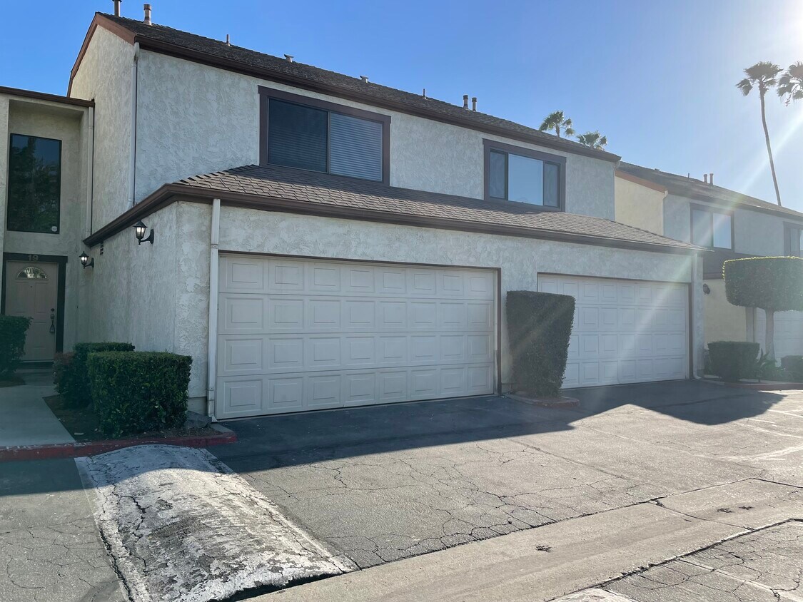 821 S Cerritos Ave Unit 19, Azusa, CA 91702 Condo for Rent in Azusa, CA