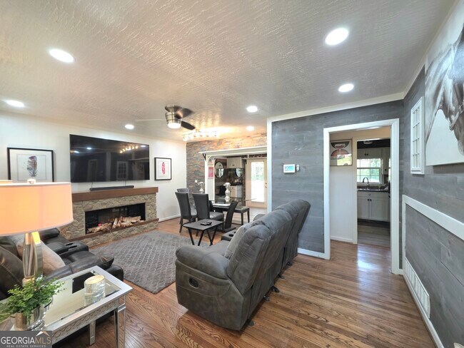 Foto del edificio - 3596 Indian Rock Rd SW