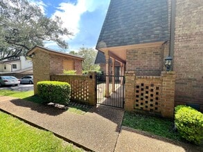 Building Photo - 3219 Thomasville Rd