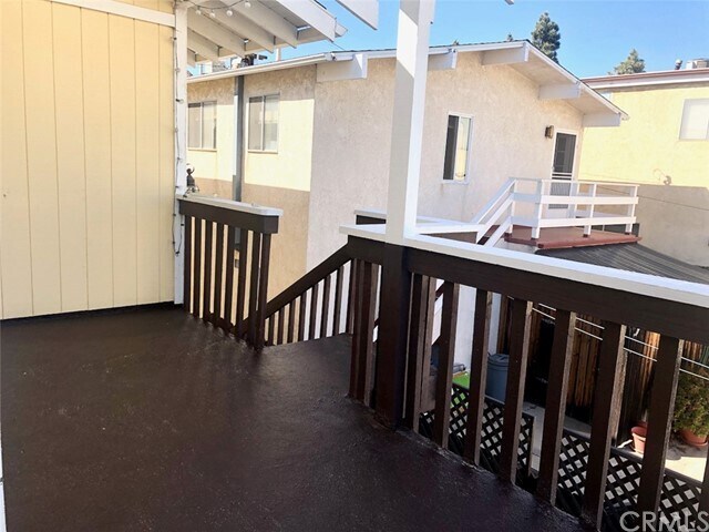 Foto del edificio - 613 Poinsettia Ave