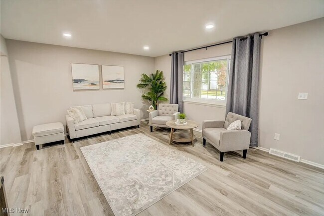 Foto del edificio - 38109 Poplar Dr