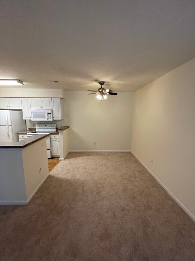 821 Whistling Swan Dr Unit 821, Virginia Beach, VA 23464 Condo for