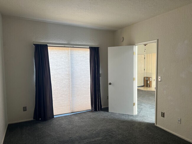 Foto del edificio - Attractive 3 Bed. 2 Ba. Townhome at Columbus & Ft. Lowell