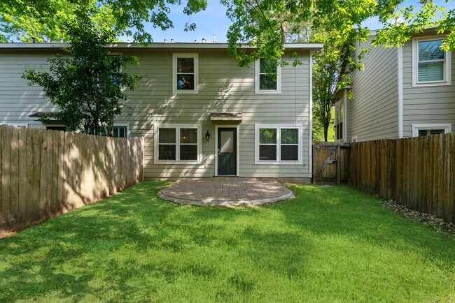 Foto del edificio - 35 N Walden Elms Cir