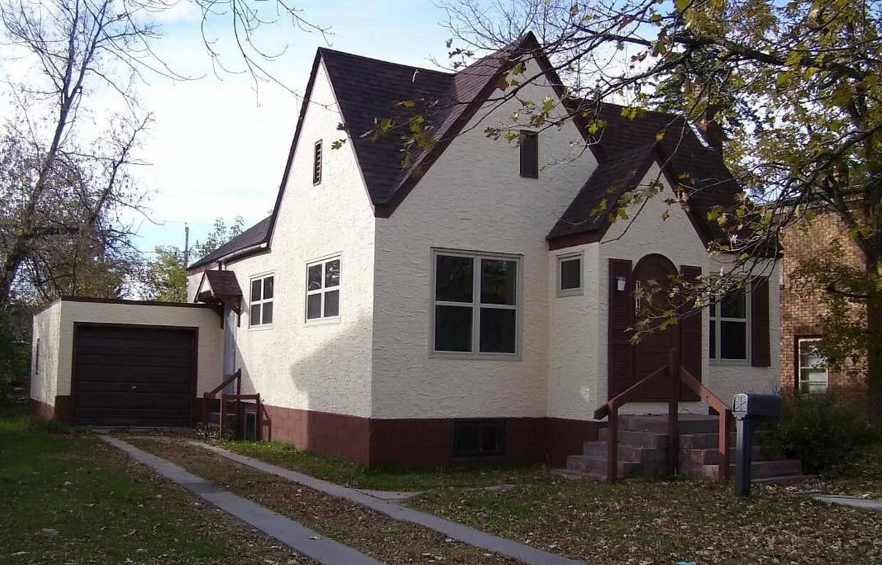 Primary Photo - 1319 Bixby Ave NE