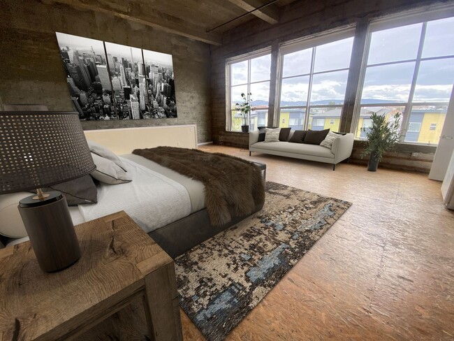 Building Photo - Advent- Amazing Loft In Clawson District o...