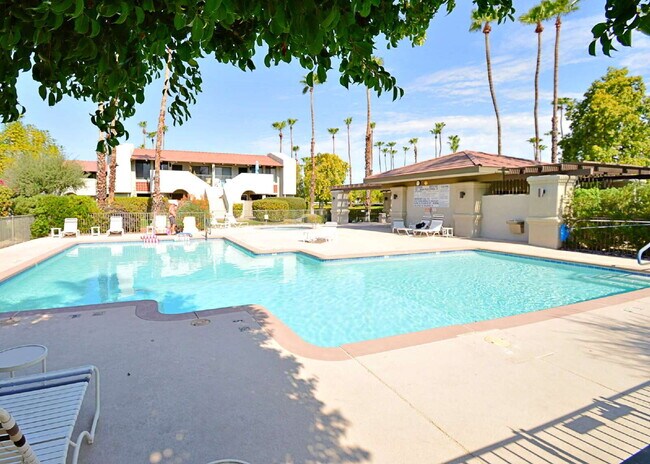 Foto del edificio - **Live the Palm Springs Lifestyle | 1-Bedroom Condo at Casa Verde**