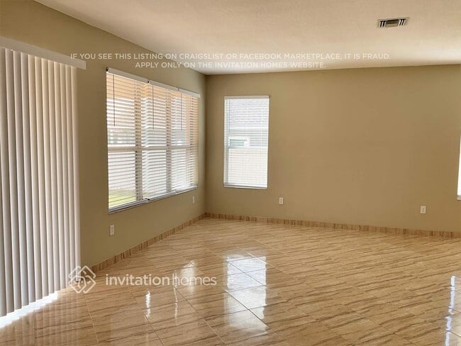 Foto del edificio - 2045 Heartland Cir