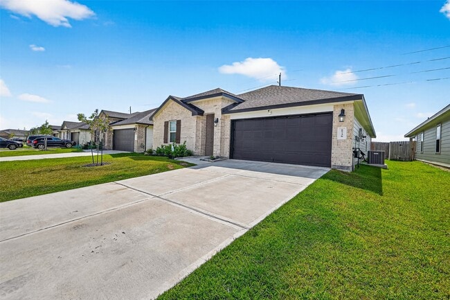 Building Photo - 8730 Shumard Oak Dr