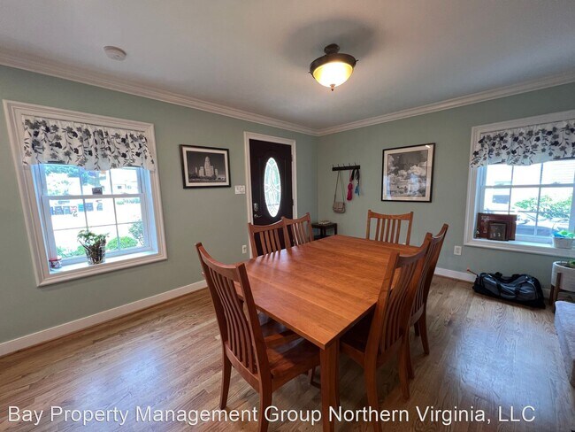 Building Photo - 3 br, 2.5 bath House - 5112 11th Rd S