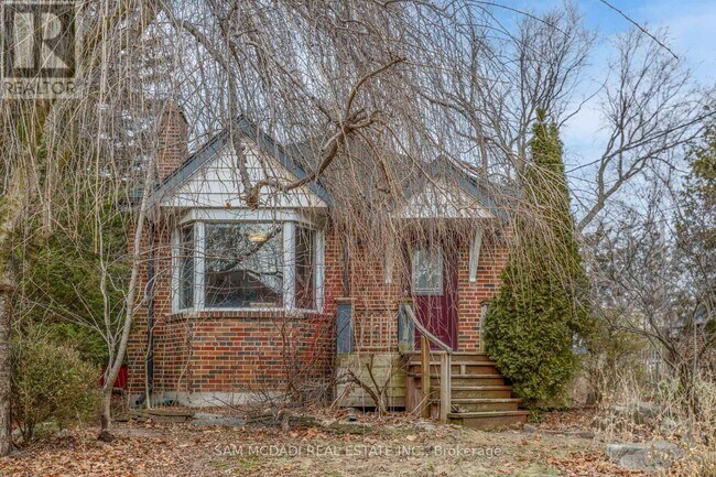 Photo du bâtiment - 70 High St W