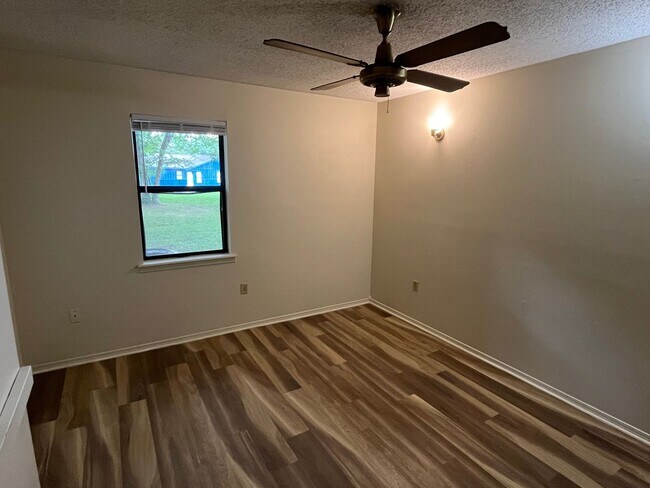 Foto del edificio - 1506 N Nashville Ave