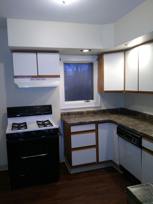 Foto del edificio - Fenced Yard. 2 bed home