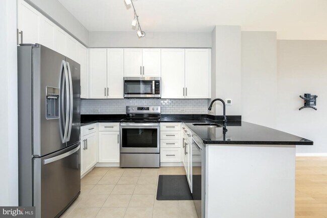 Building Photo - 437 New York Ave NE