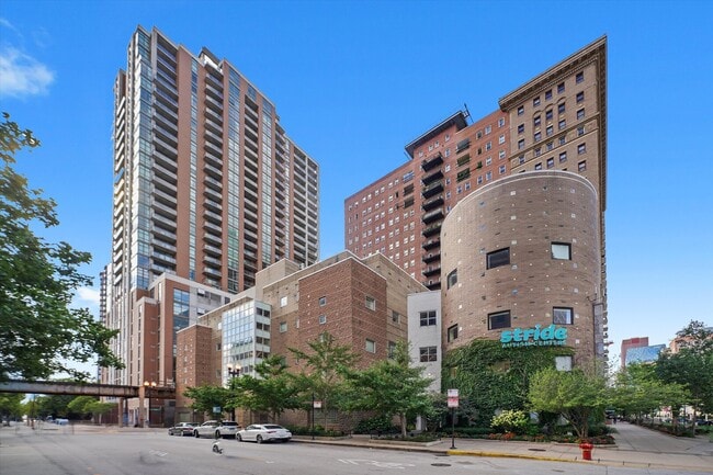 Building Photo - 40 E 9th St