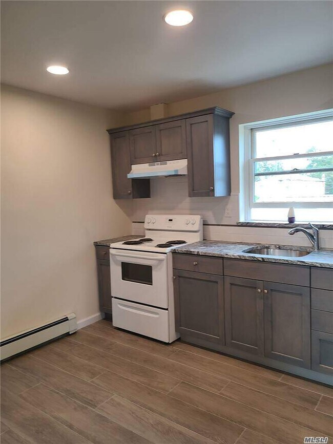 Building Photo - 1105 Little E Neck Rd